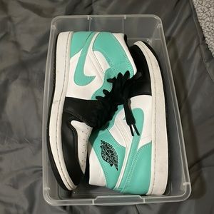 Air Jordan 1 Mid 'Tropical Twist'